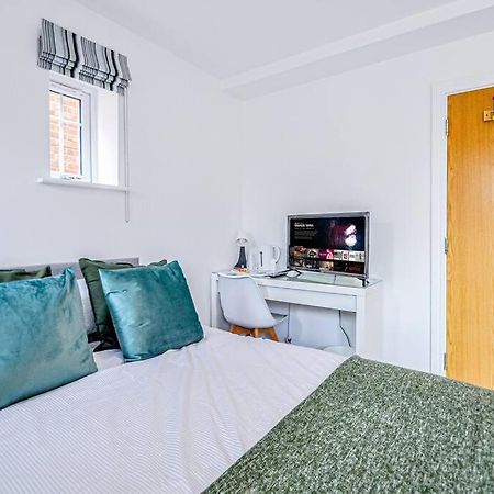 Entire House Sleeps 8 Near The River Thames 메이든헤드 외부 사진