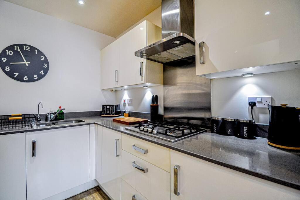 Entire House Sleeps 8 Near The River Thames 메이든헤드 외부 사진
