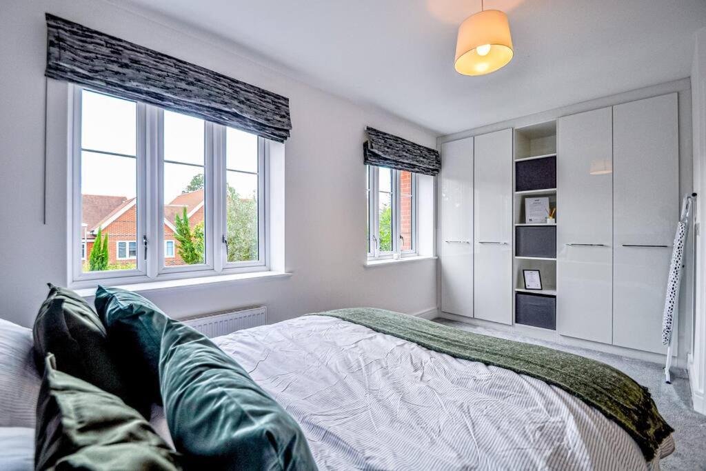 Entire House Sleeps 8 Near The River Thames 메이든헤드 외부 사진