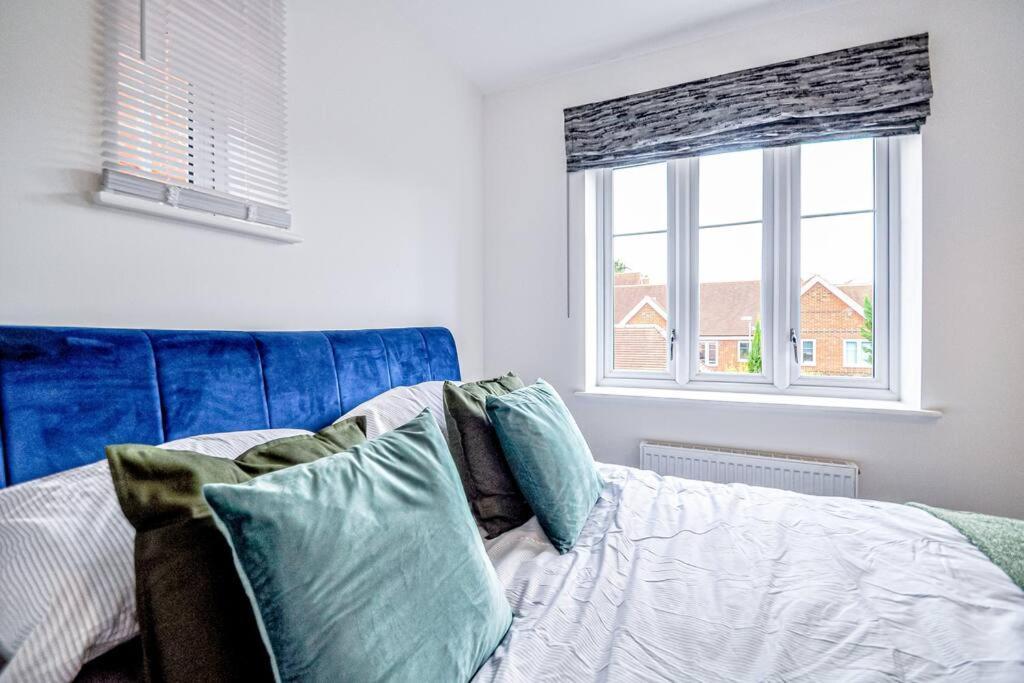 Entire House Sleeps 8 Near The River Thames 메이든헤드 외부 사진