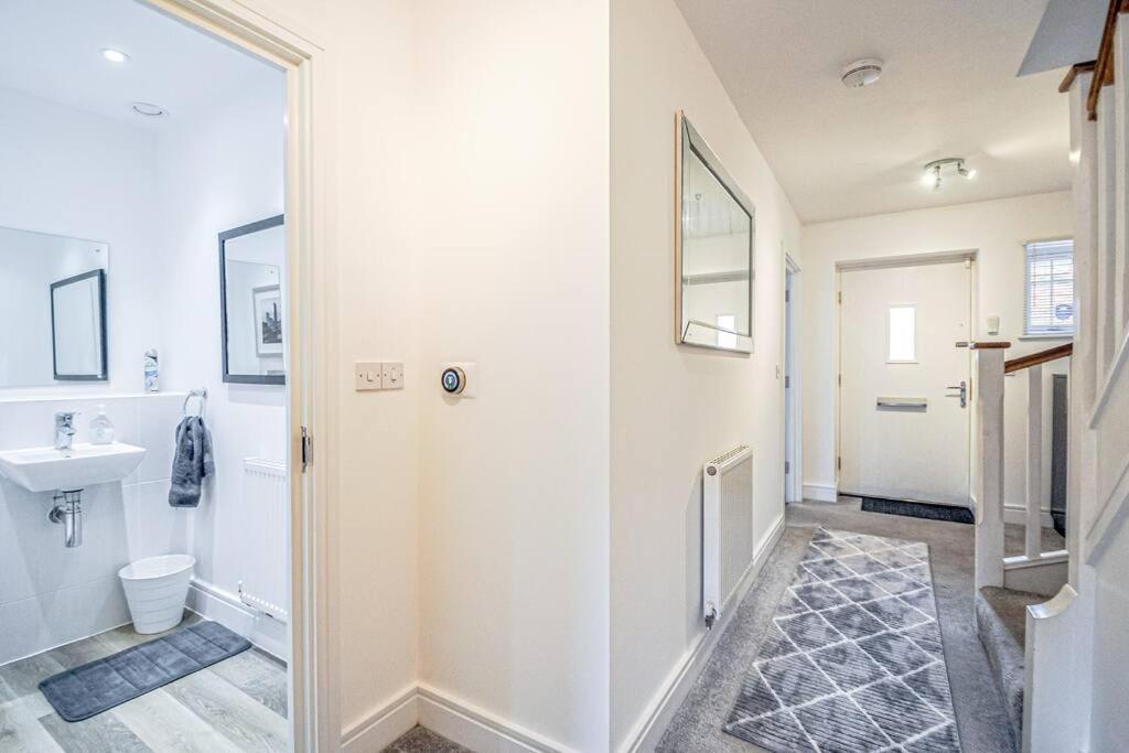 Entire House Sleeps 8 Near The River Thames 메이든헤드 외부 사진