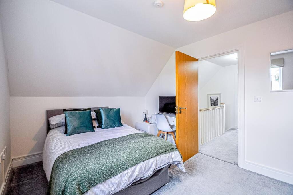 Entire House Sleeps 8 Near The River Thames 메이든헤드 외부 사진