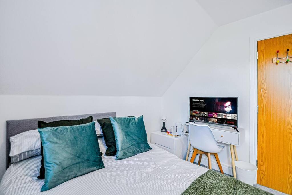 Entire House Sleeps 8 Near The River Thames 메이든헤드 외부 사진