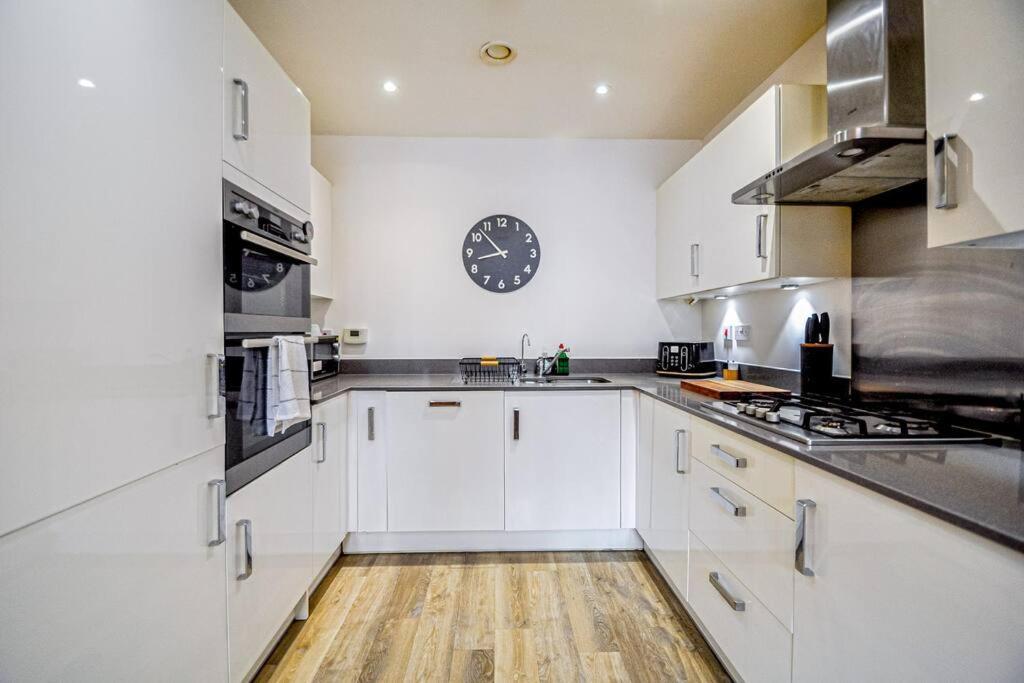 Entire House Sleeps 8 Near The River Thames 메이든헤드 외부 사진