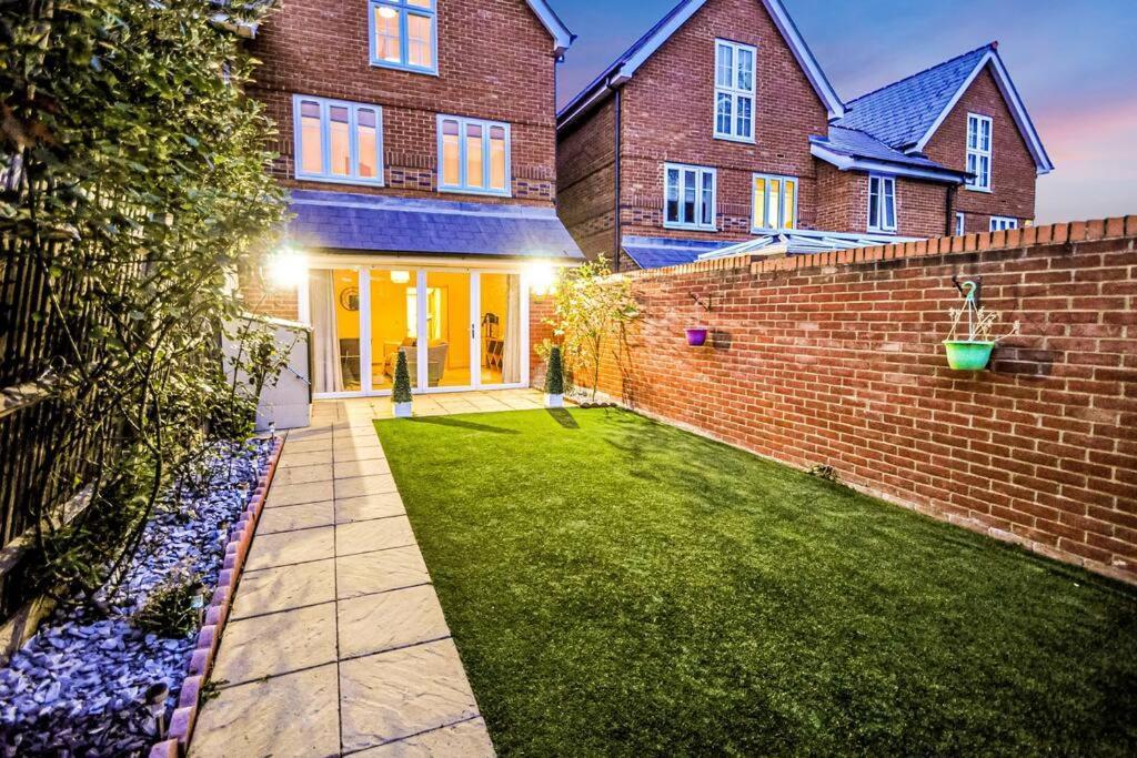 Entire House Sleeps 8 Near The River Thames 메이든헤드 외부 사진