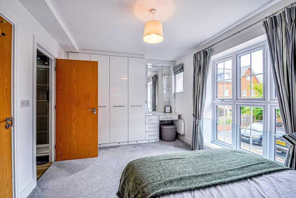 Entire House Sleeps 8 Near The River Thames 메이든헤드 외부 사진