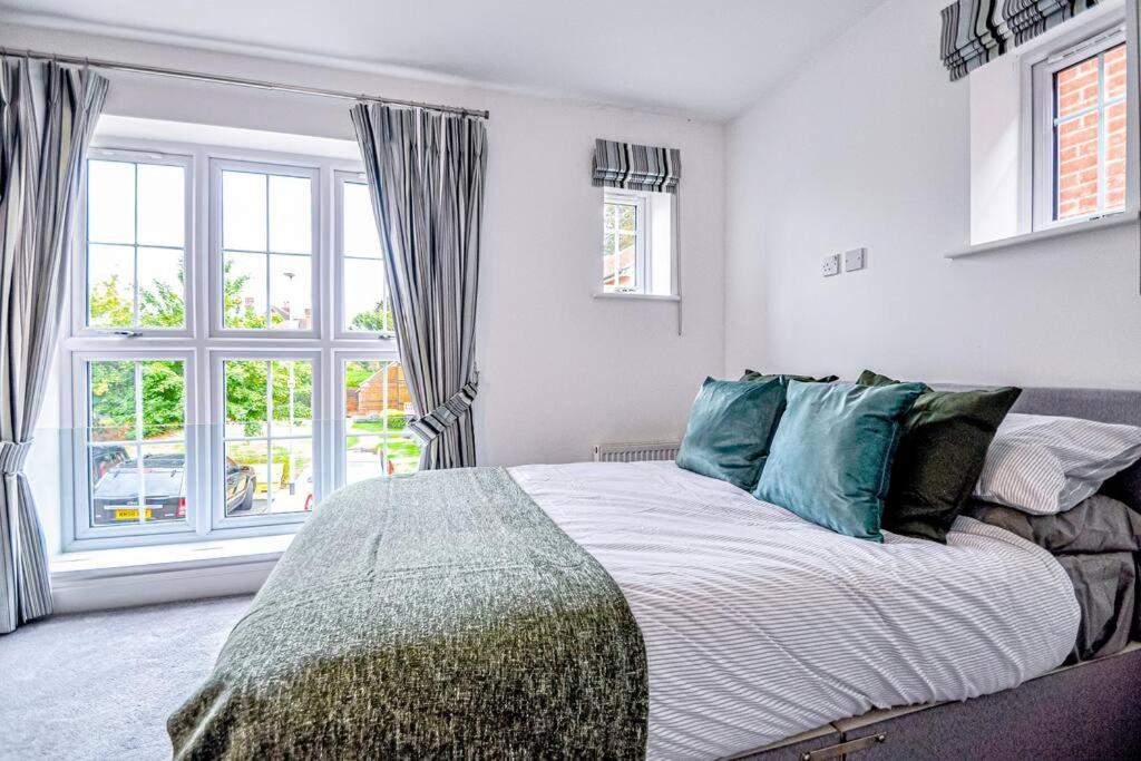 Entire House Sleeps 8 Near The River Thames 메이든헤드 외부 사진