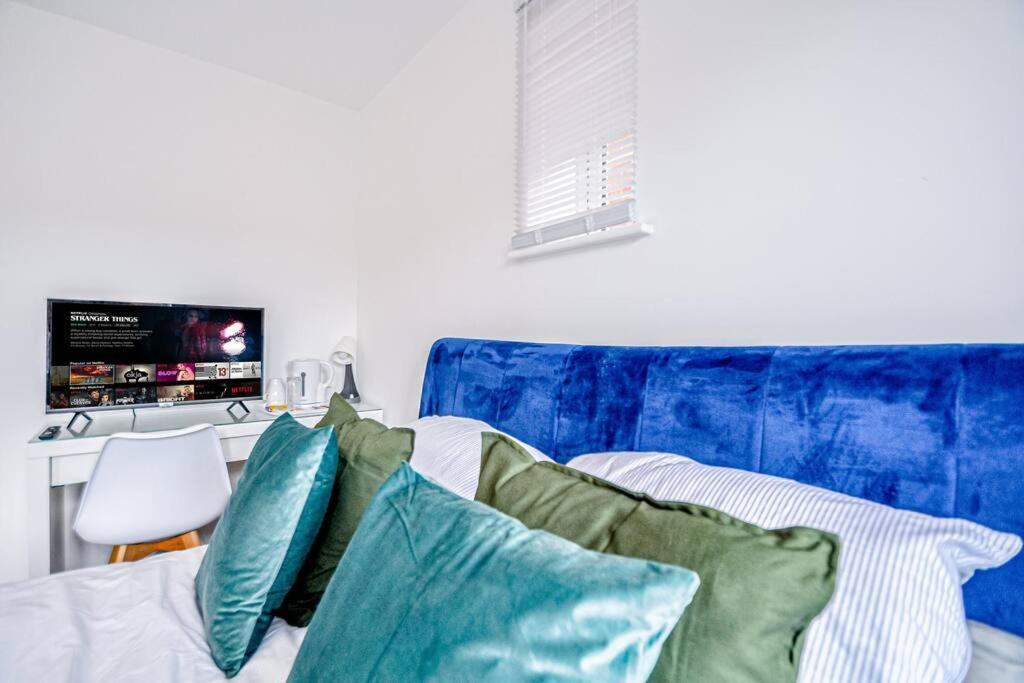 Entire House Sleeps 8 Near The River Thames 메이든헤드 외부 사진