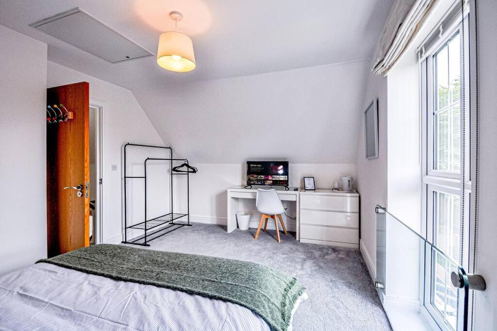 Entire House Sleeps 8 Near The River Thames 메이든헤드 외부 사진