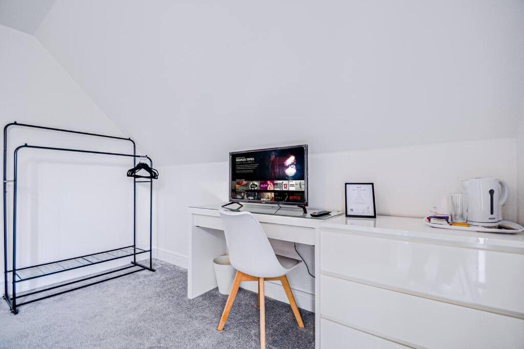 Entire House Sleeps 8 Near The River Thames 메이든헤드 외부 사진